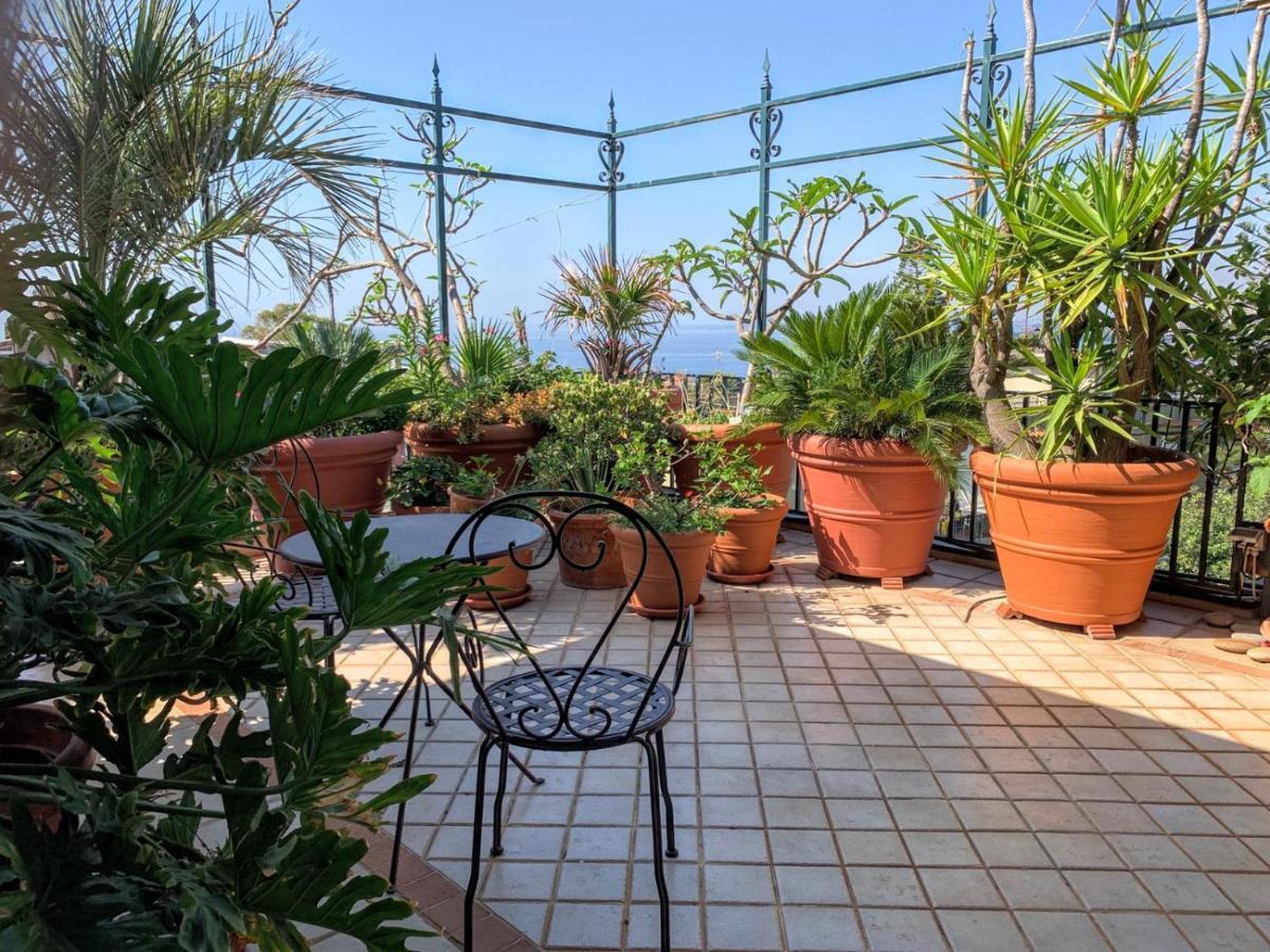 Terrazza Pavone Apartment Aci Castello Exterior foto